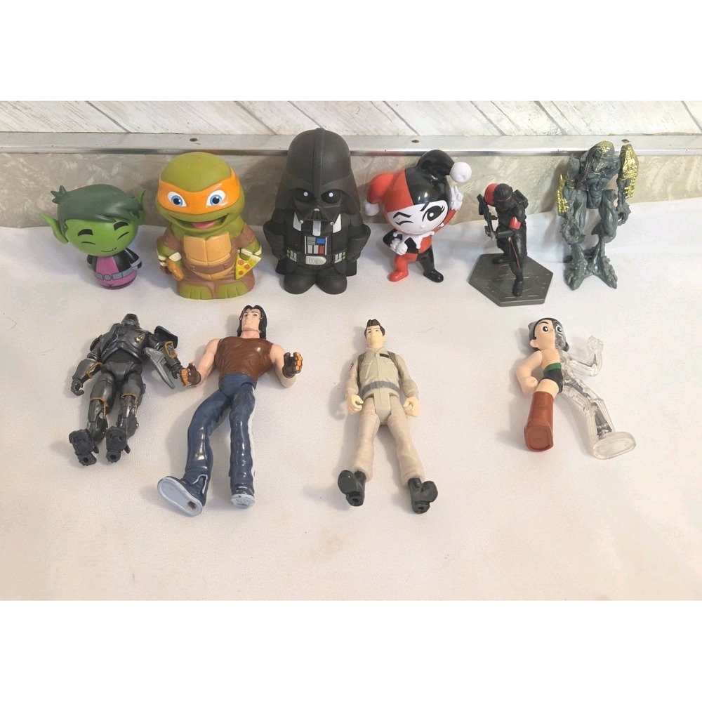 Random Action Figure Lot Of 10 TMNT Star Wars Ghostbusters Beast Boy Astro Boy